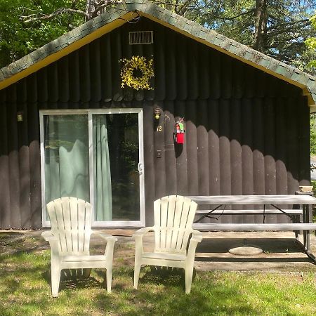 Amber Lantern Two-Bedroom Cottage Lake George Buitenkant foto