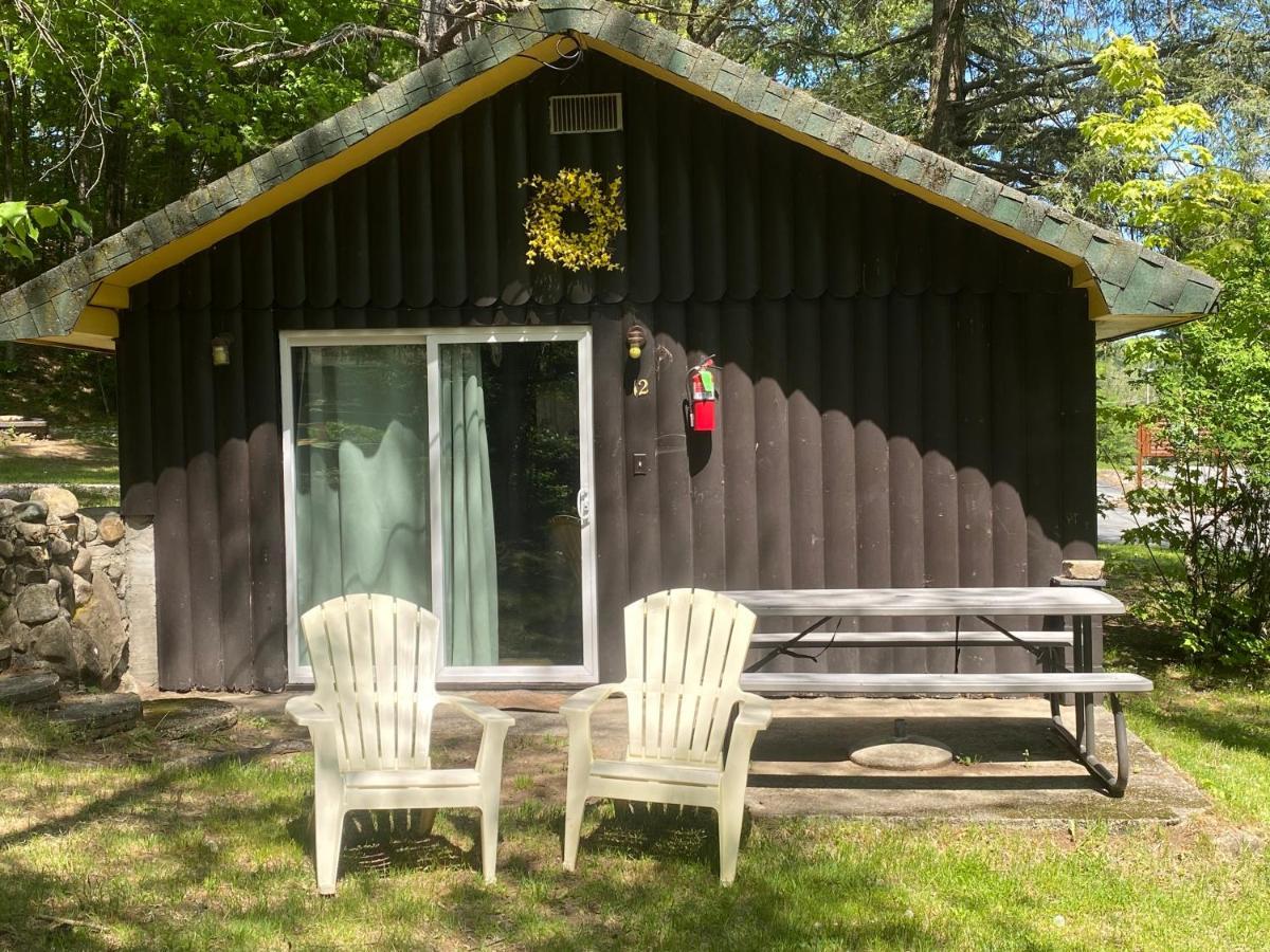 Amber Lantern Two-Bedroom Cottage Lake George Buitenkant foto